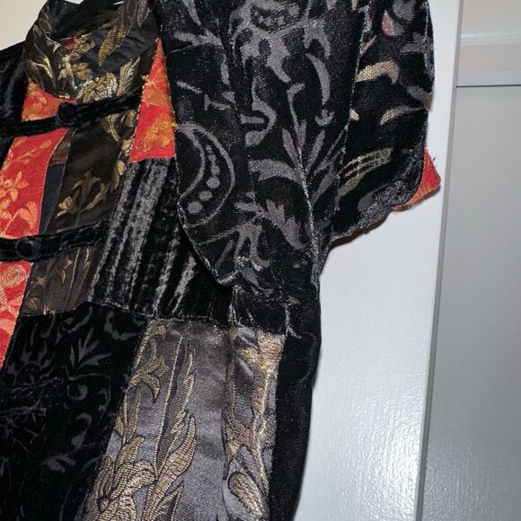 Chicos Medium (1) Silk Blend Black Red Gold Mandarin Style Patchwork Jacket EUC - Picture 5 of 13